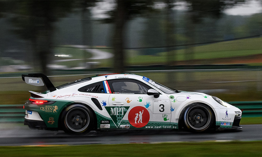 Van Berlo Beats Priaulx to Pole in Rain-Soaked Session – Sportscar365