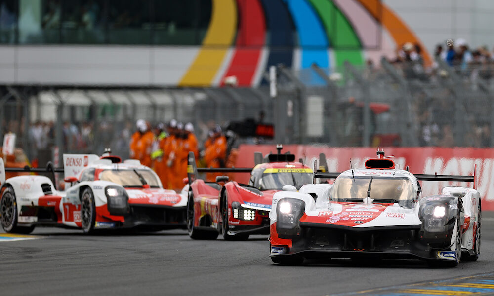 Buemi Overtakes Ferraris to Lead Opening Hour at Le Mans – Sportscar365