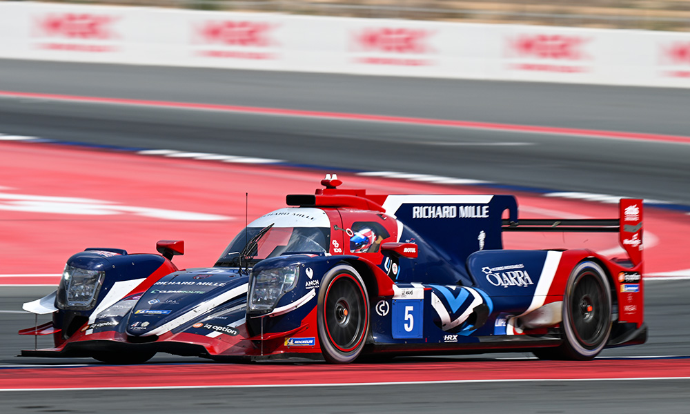 Roda Delivers Double Pole for United in Dubai